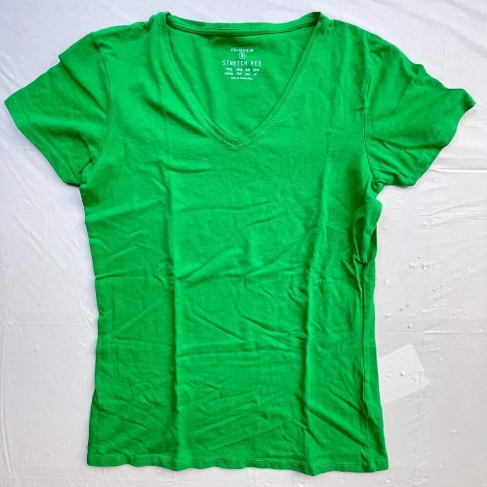 Primark Women's Green T-shirt Size Small (6-8)